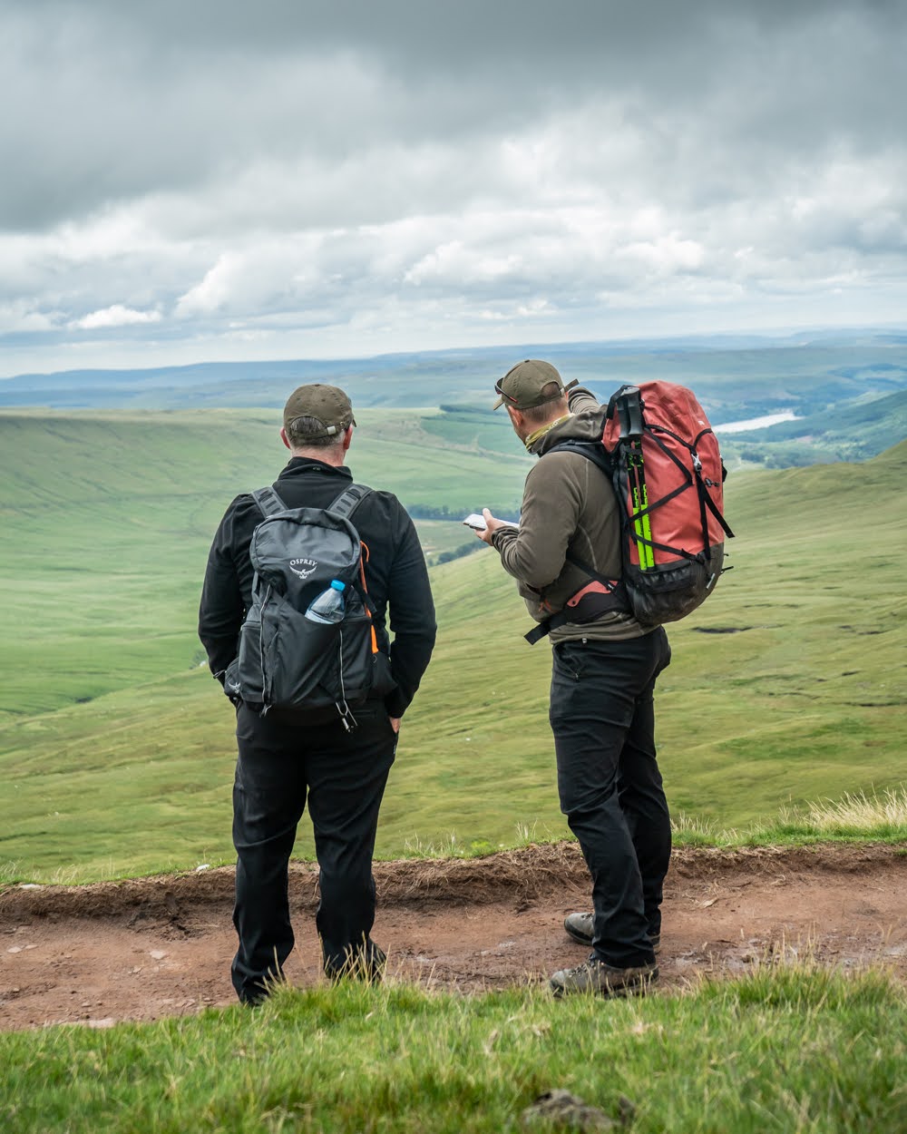 Nick provides outdoors interpretation for Simon pre Charity Event
